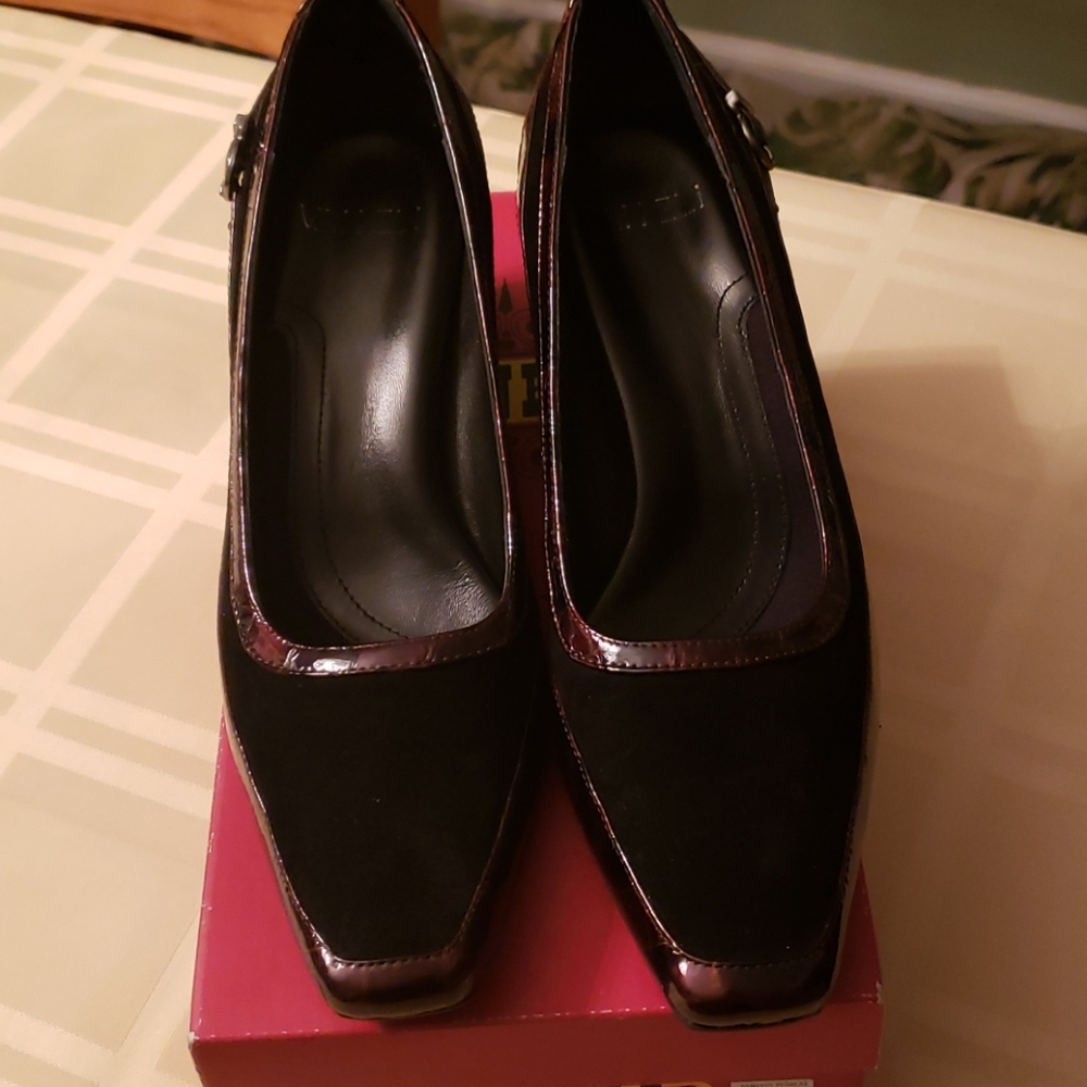 Casual shoes